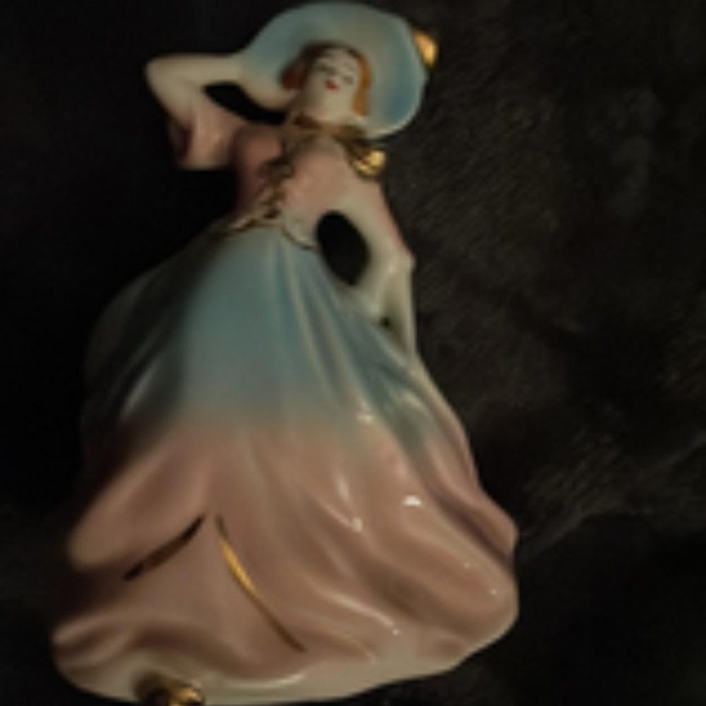 Vintage women figure.